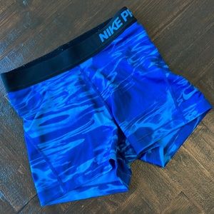 Nike pro blue swirl print size S